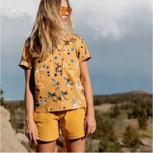 Topo Designs Women's Tour Shirt in Yellow Juniper Print Size L